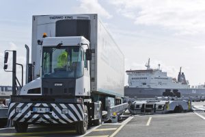 Chargement horizontal - Calais - VIIA Britanica