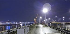 Terminal autoroute ferroviaire port de Calais - VIIA Britanica - Nuit