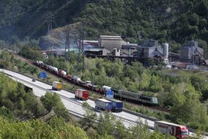 Train Aiton Orbassano - AFA - Autoroute ferroviaire alpine - autoroute