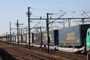 Train autoroute ferroviaire - wagons UIC